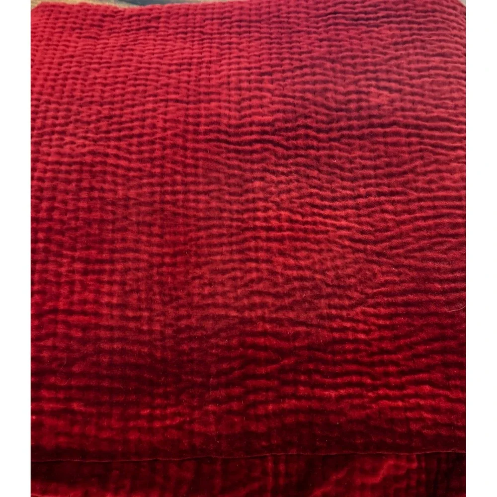 Crate & Barrel Parker Velvet Quilt Set King Crimson Red Pick-Stitch Excellent